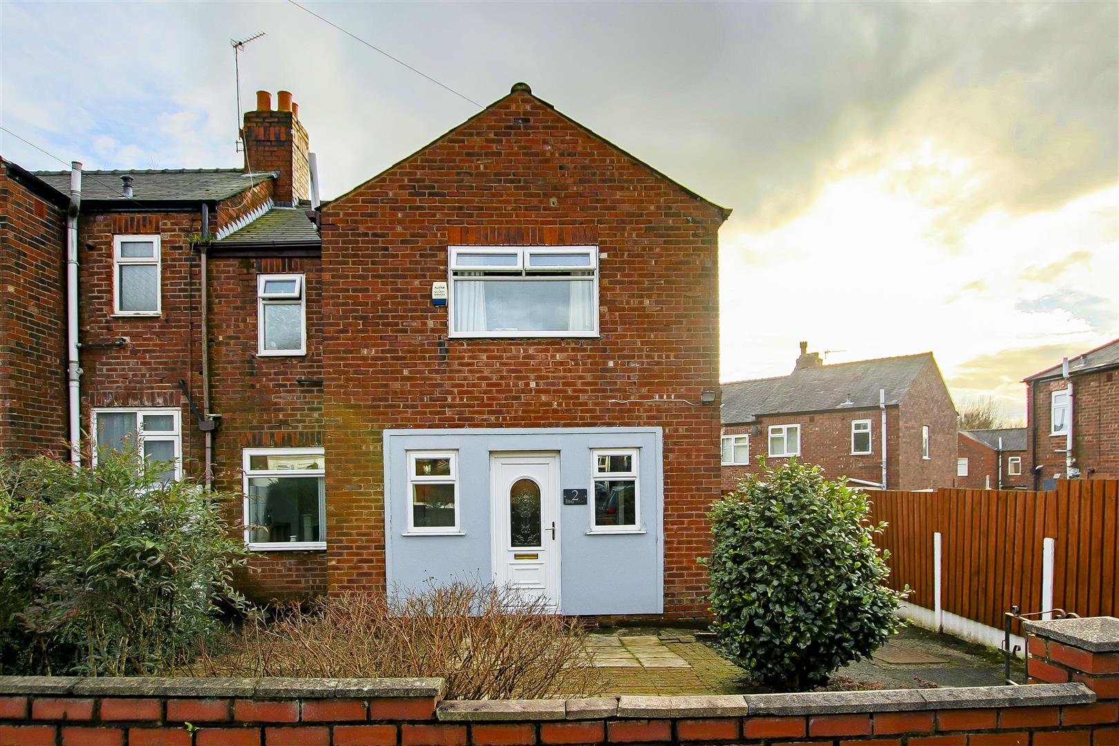 3 Bed Semi-detached House For Sale - Main Image